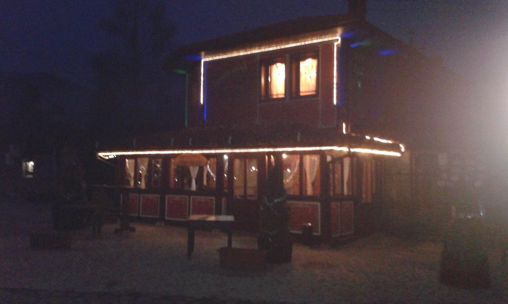 Chuchura Family Hotel Копривштиця Екстер'єр фото
